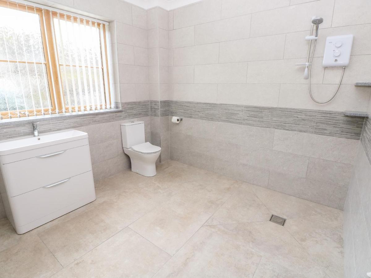 Grooms Quarters At Pant Y Gaseg Farm Ammanford Ngoại thất bức ảnh